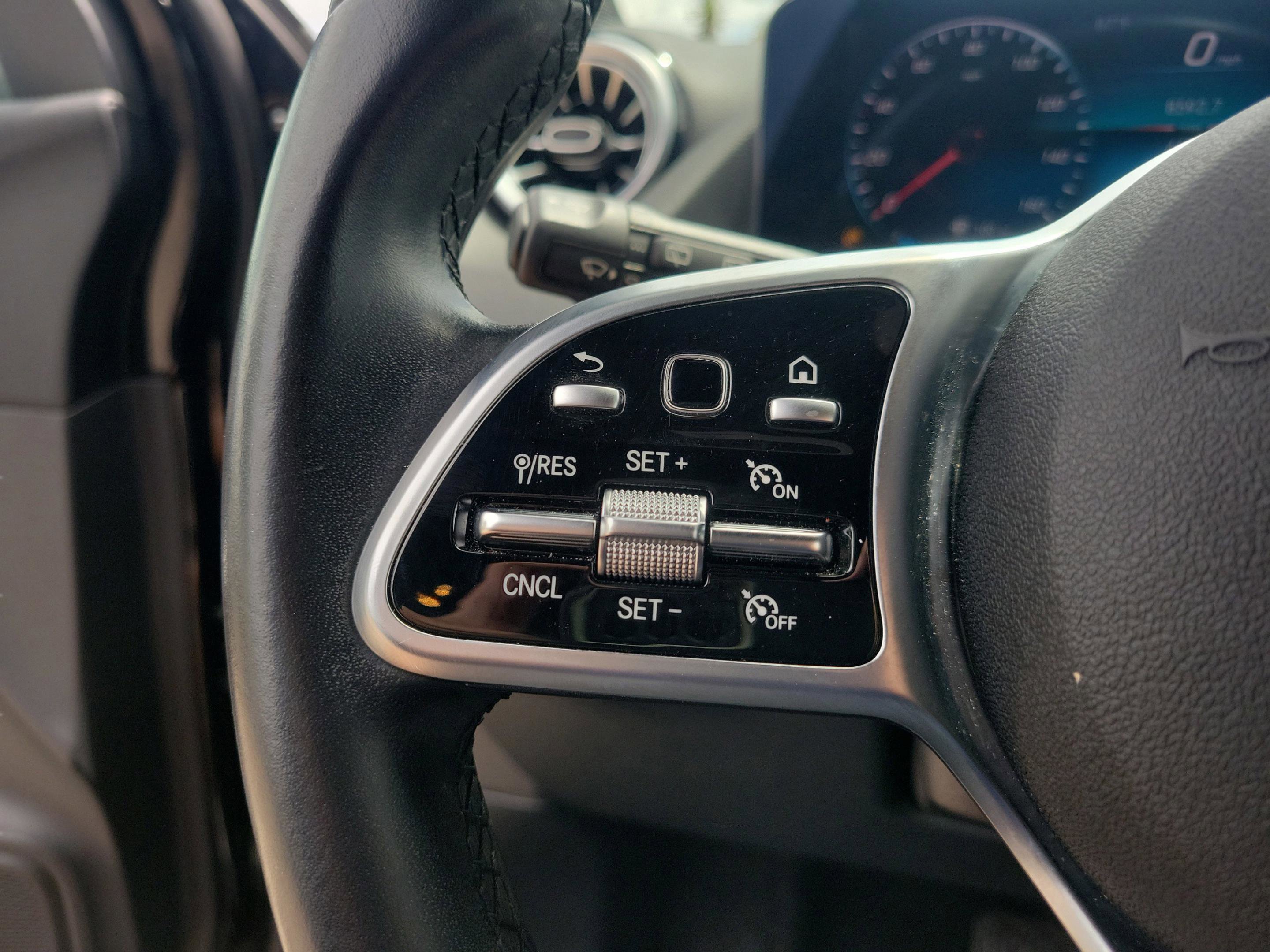 Certified 2022 Mercedes-Benz GLA 250 image 25