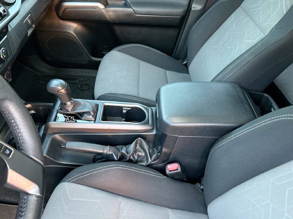 Used 2022 Toyota Tacoma TRD Sport w/ Technology Package RWD image 28