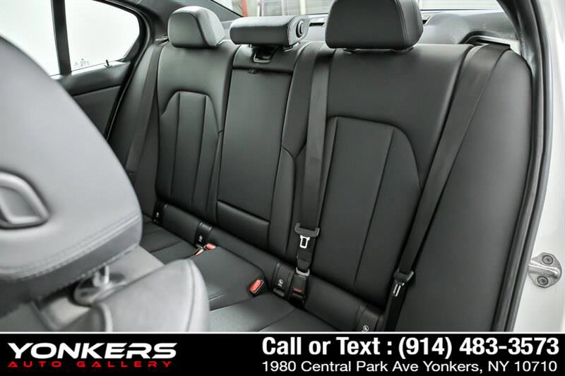 Used 2020 BMW 330i xDrive Sedan w/ Convenience Package image 17