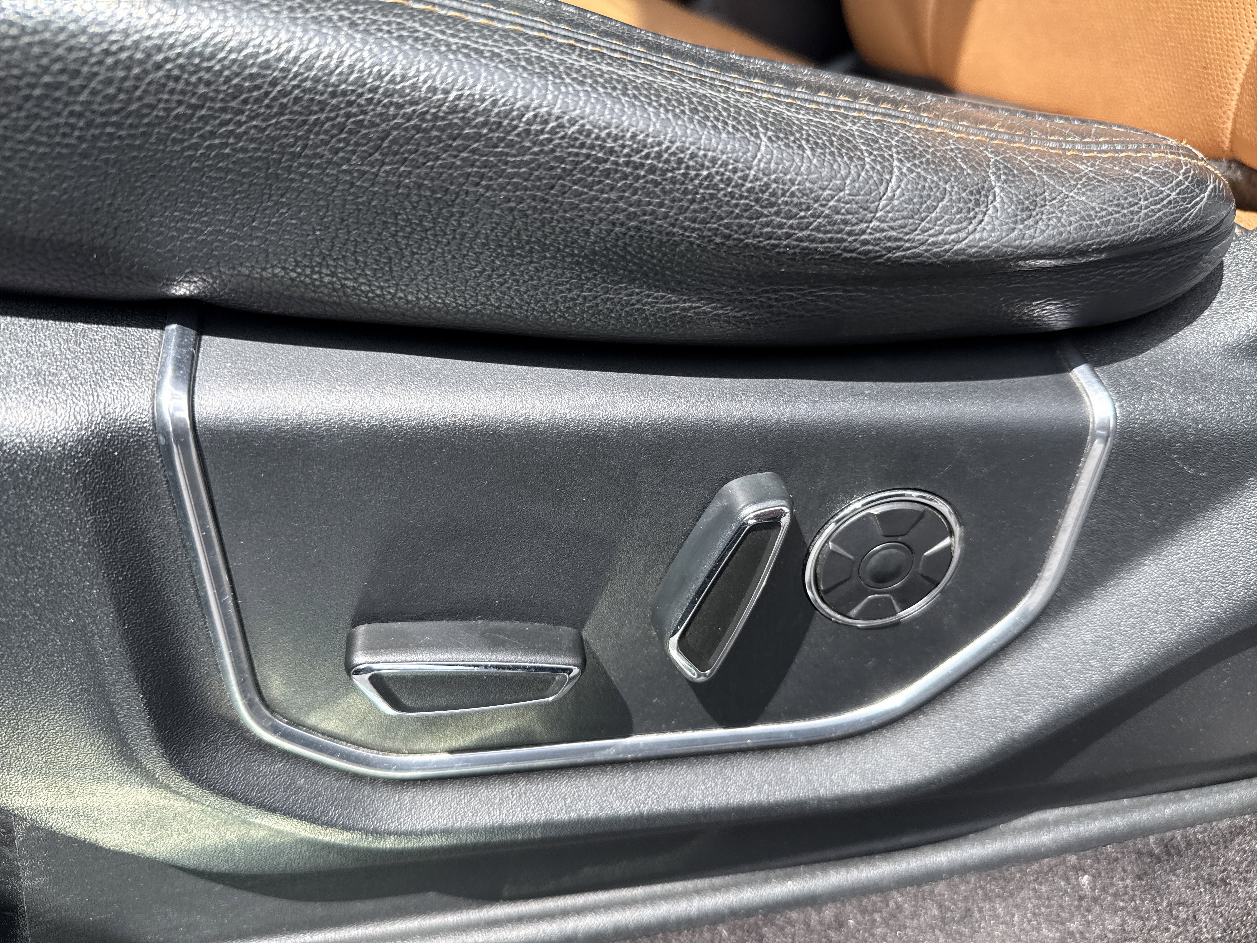 Used 2016 Ford F150 Limited AWD/4WD image 12