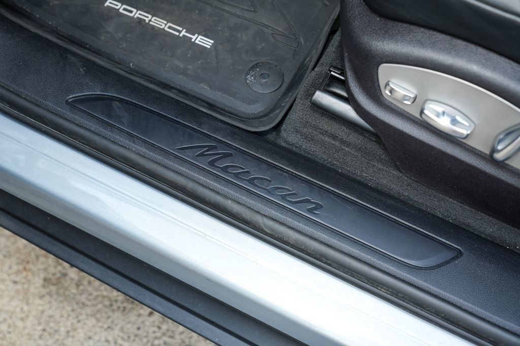 Certified 2026 Porsche Macan AWD/4WD image 20