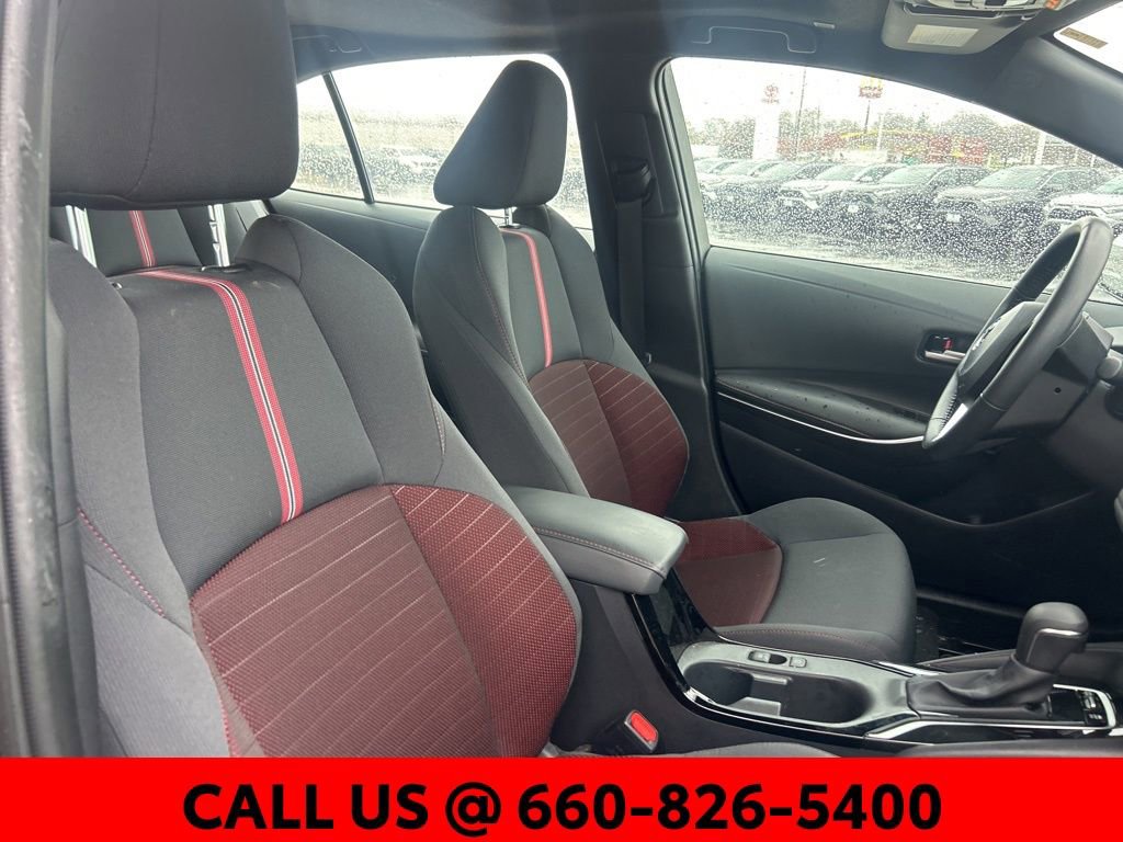 Used 2025 Toyota Corolla SE w/ SE Premium Package image 8