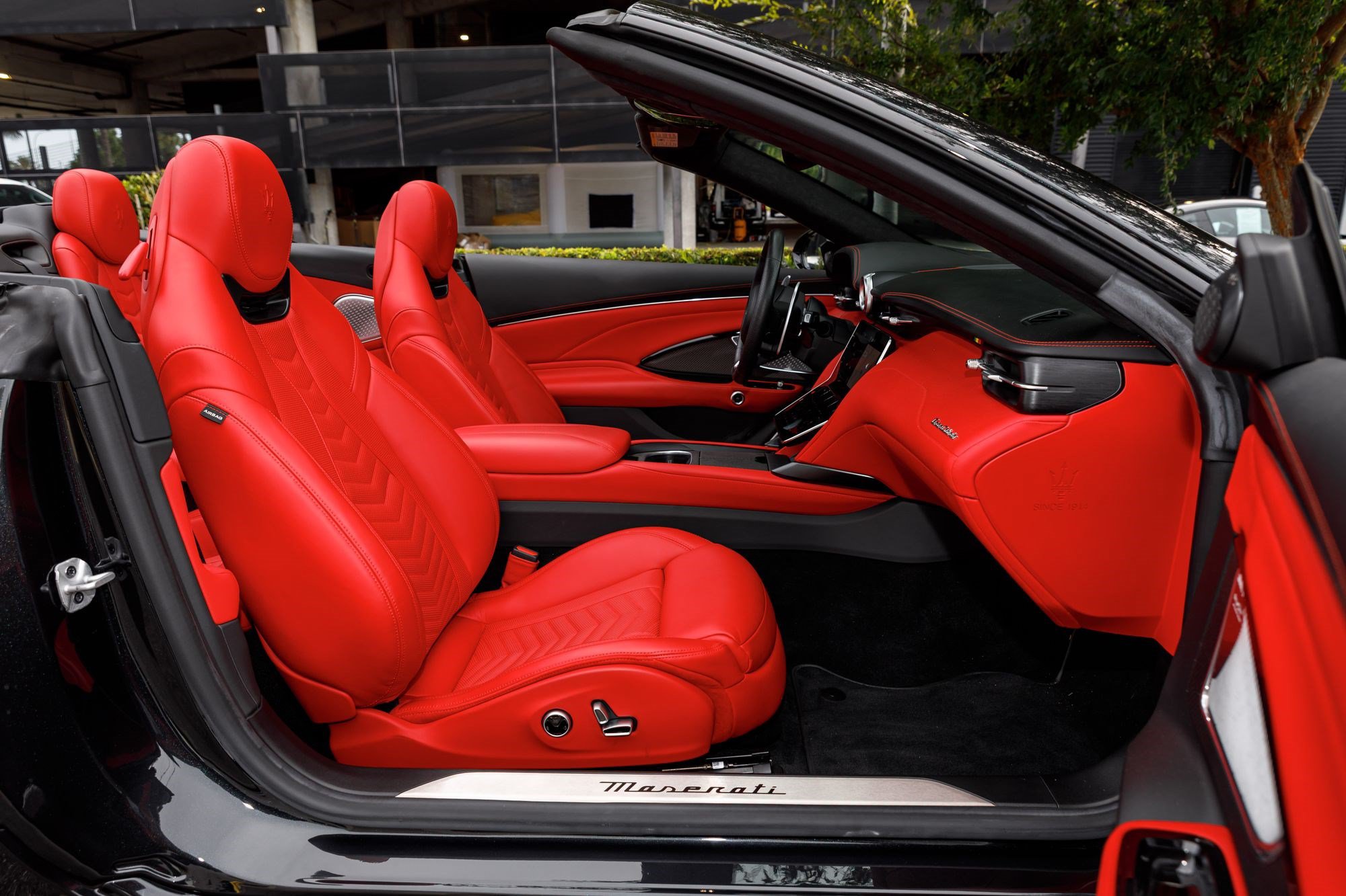 Used 2024 Maserati GranCabrio Trofeo AWD/4WD image 14