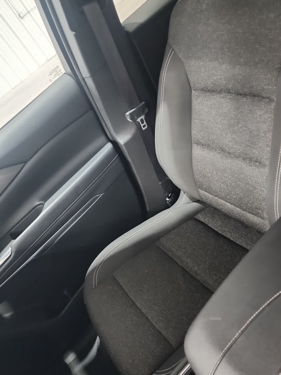 Used 2025 Chevrolet Traverse LT FWD image 28