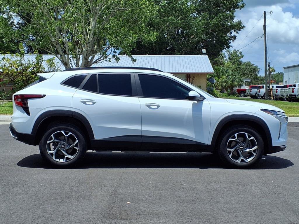 Certified 2024 Chevrolet Trax LT w/ Driver Confidence Package image 3