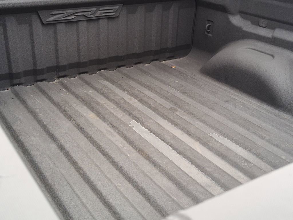 Used 2021 Chevrolet Colorado ZR2 w/ ZR2 Dusk Special Edition image 9