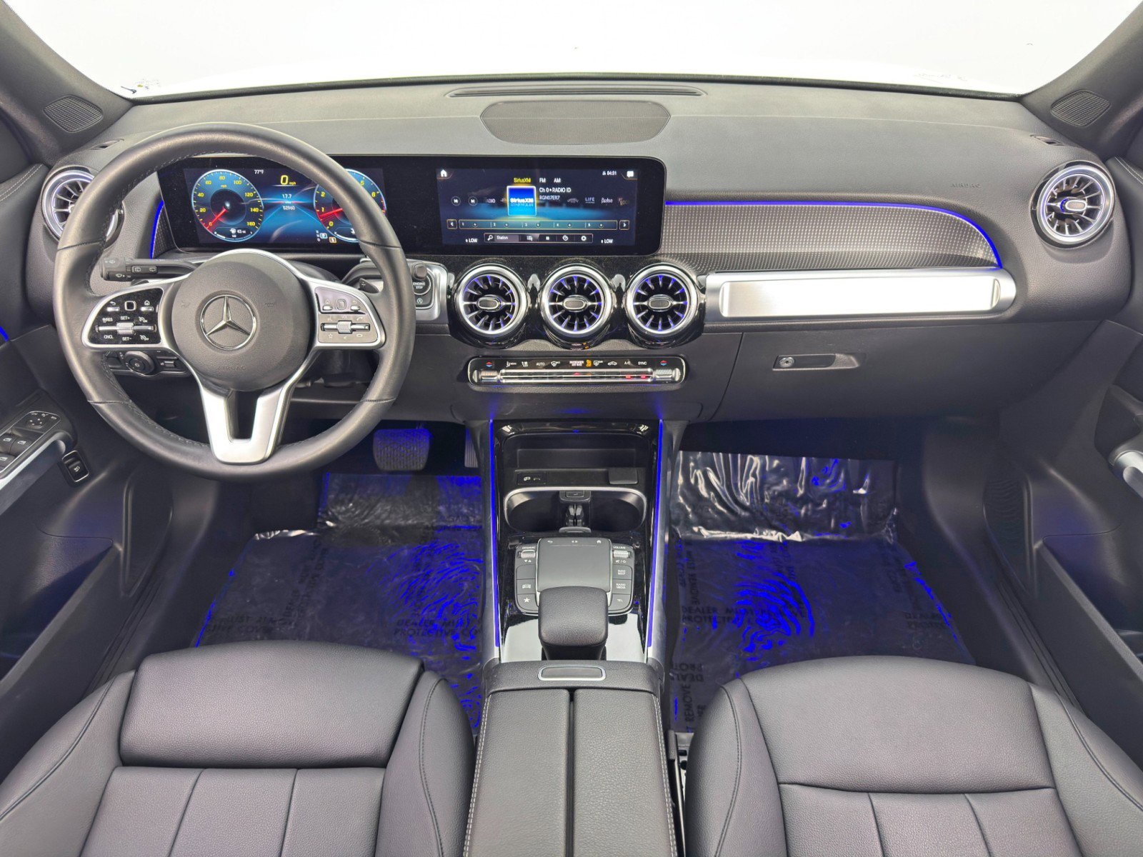 Used 2022 Mercedes-Benz GLB 250 w/ Premium Package Lite image 11