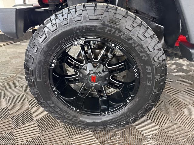 Used 2015 Jeep Wrangler Unlimited Sport w/ Dual Top Group image 29