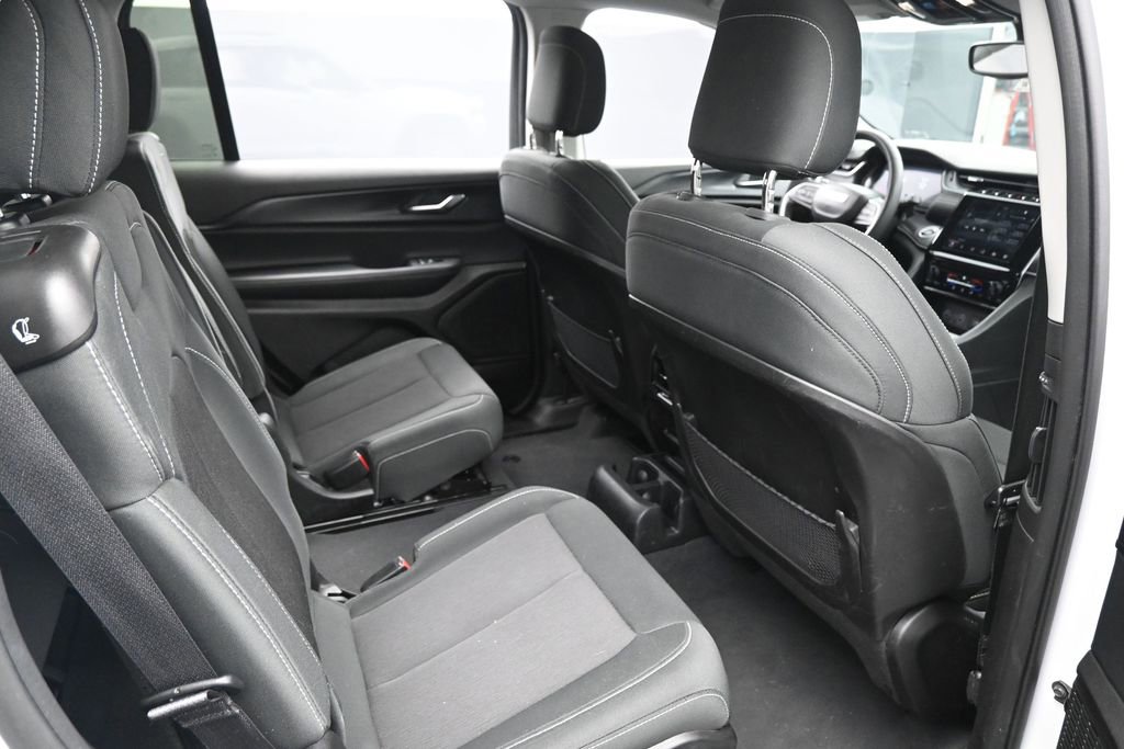 Used 2023 Jeep Grand Cherokee L Laredo RWD image 28