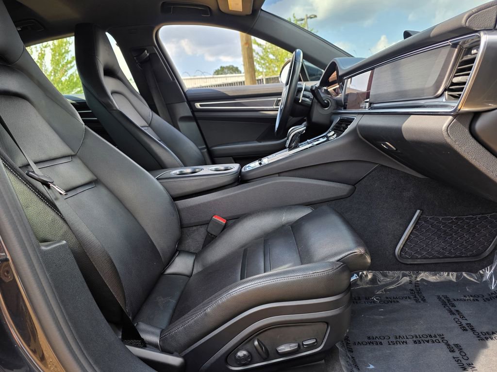Used 2022 Porsche Panamera 4 Platinum Edition image 40