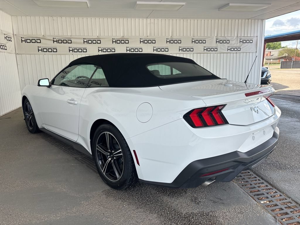 Used 2025 Ford Mustang Premium RWD image 2