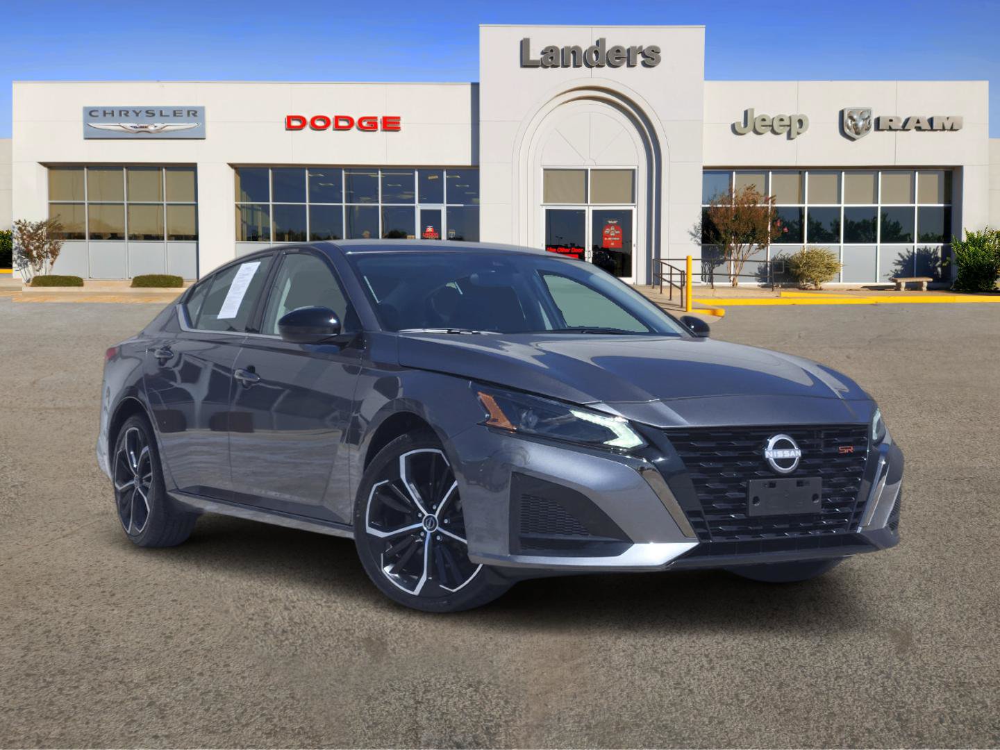 Used 2025 Nissan Altima 2.5 SR AWD/4WD image 1