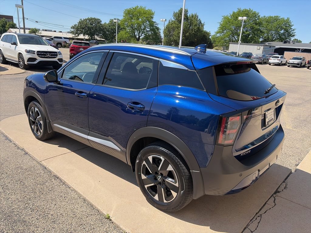 Used 2025 Nissan Kicks SR AWD/4WD image 6