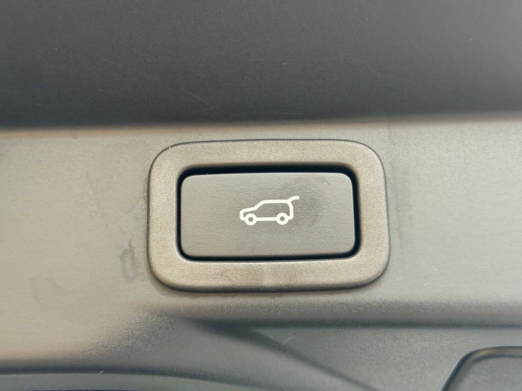 Used 2022 Land Rover Range Rover Sport HST image 36