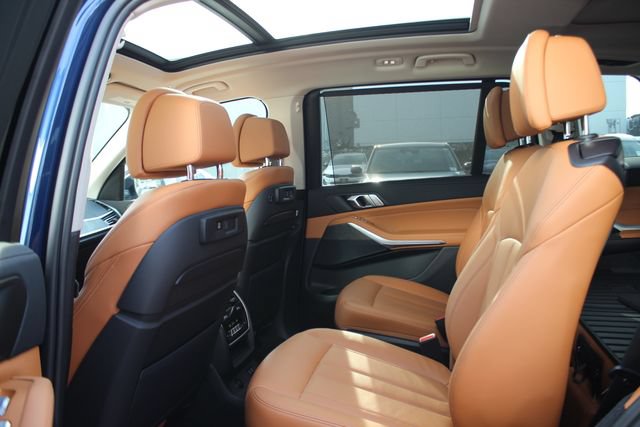 Used 2022 BMW X7 xDrive40i w/ Premium Package AWD/4WD image 25