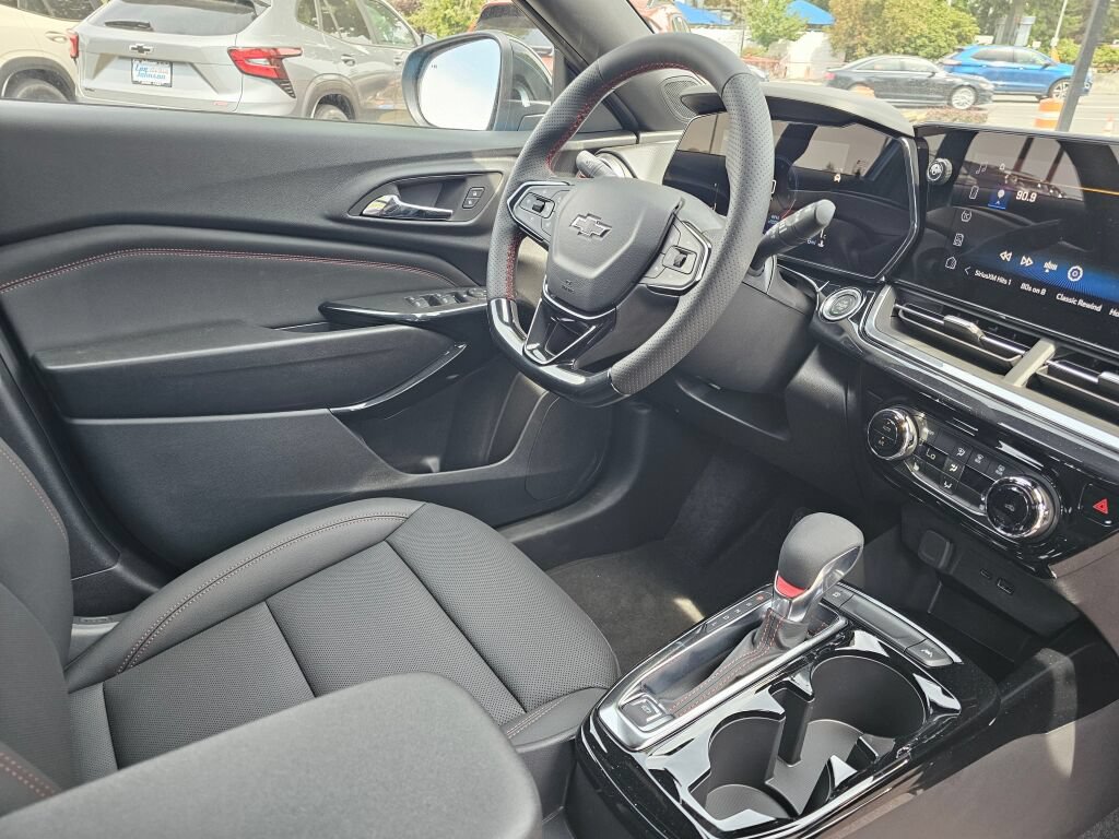 New 2026 Chevrolet Trax RS w/ Driver Confidence Package FWD image 30
