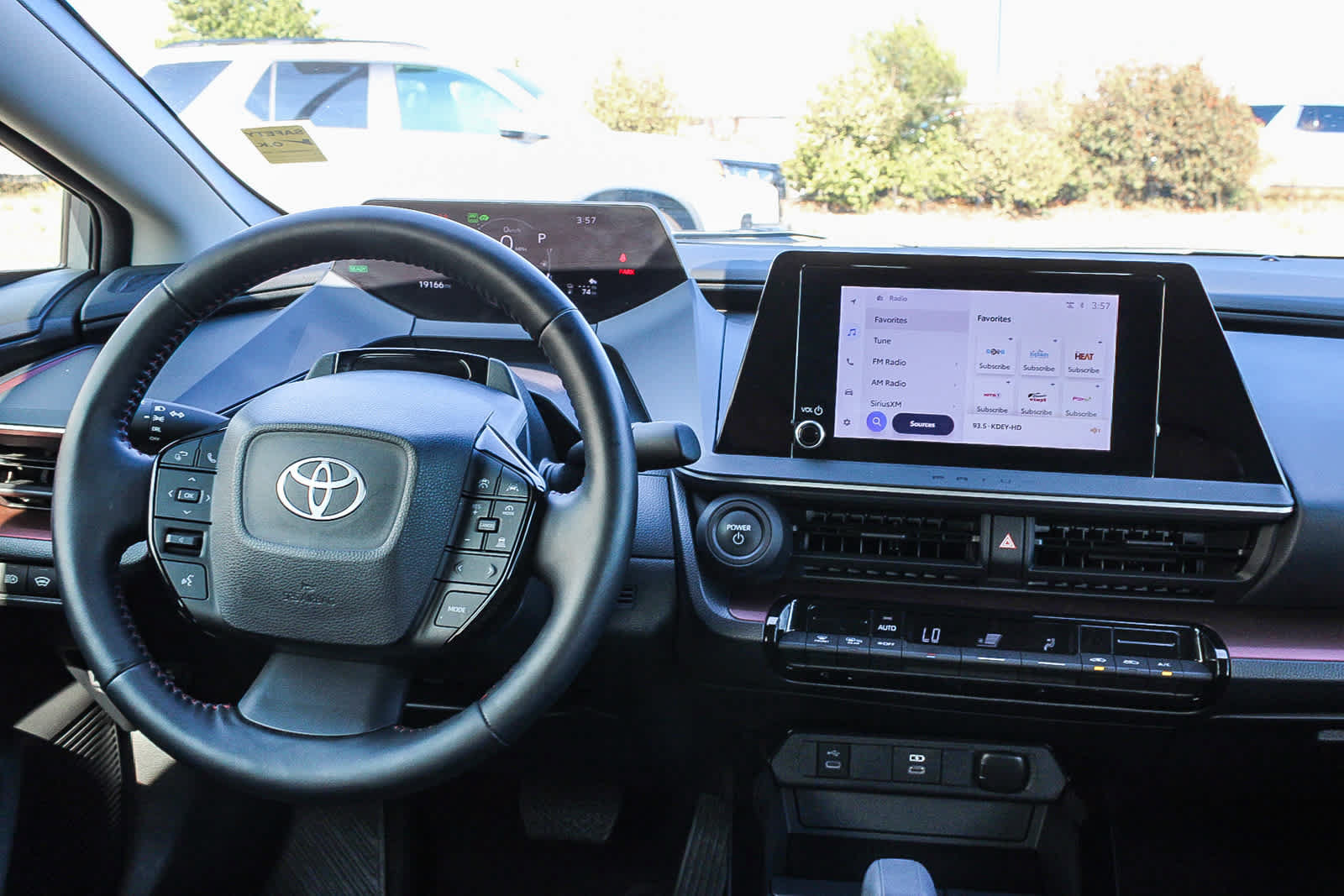 Used 2024 Toyota Prius Prime FWD image 13