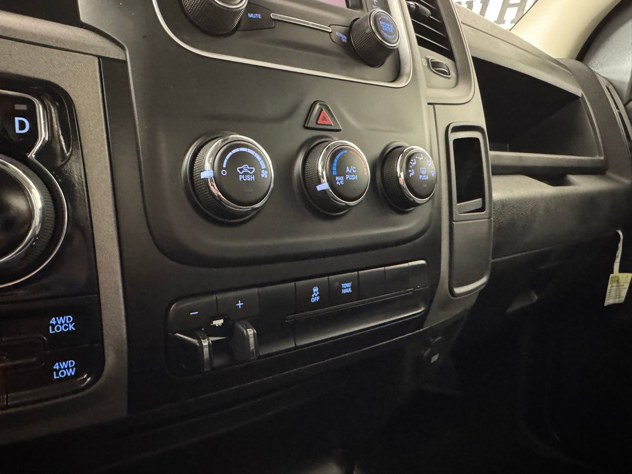 Used 2023 RAM 1500 Tradesman w/ Chrome Appearance Group AWD/4WD image 29