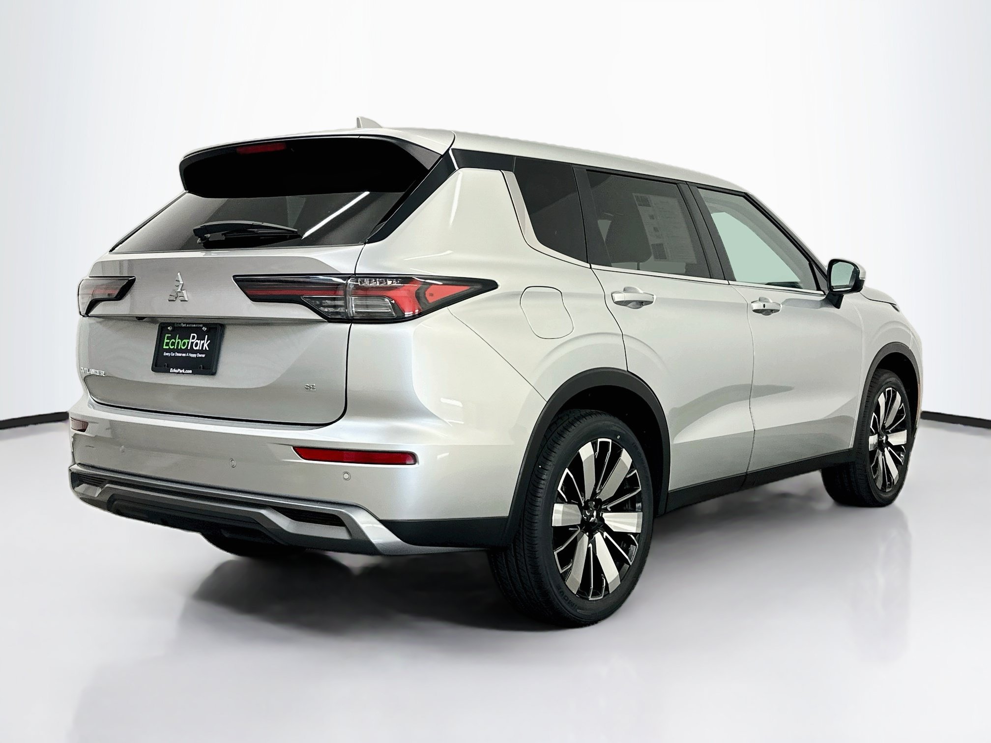 Used 2025 Mitsubishi Outlander SE AWD/4WD image 9