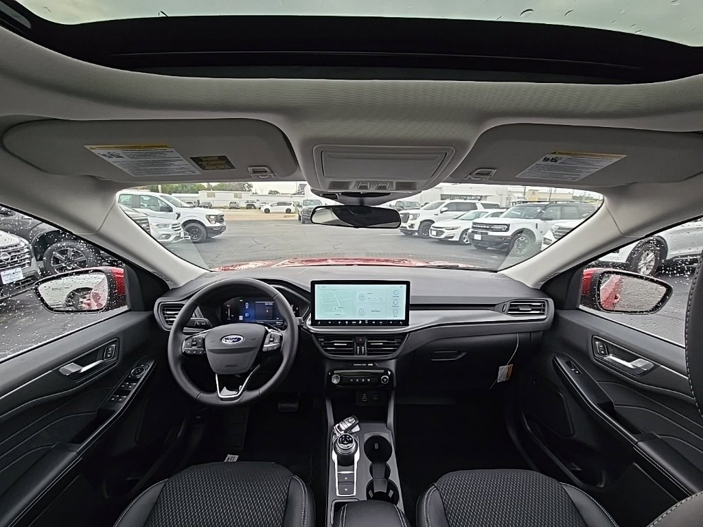 New 2026 Ford Escape SE image 2