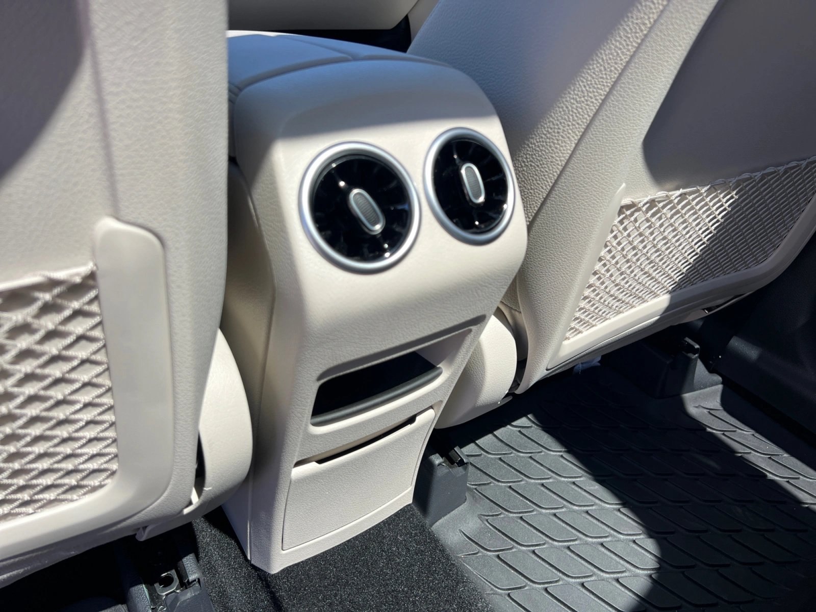 Certified 2026 Mercedes-Benz GLB 250 4MATIC image 21