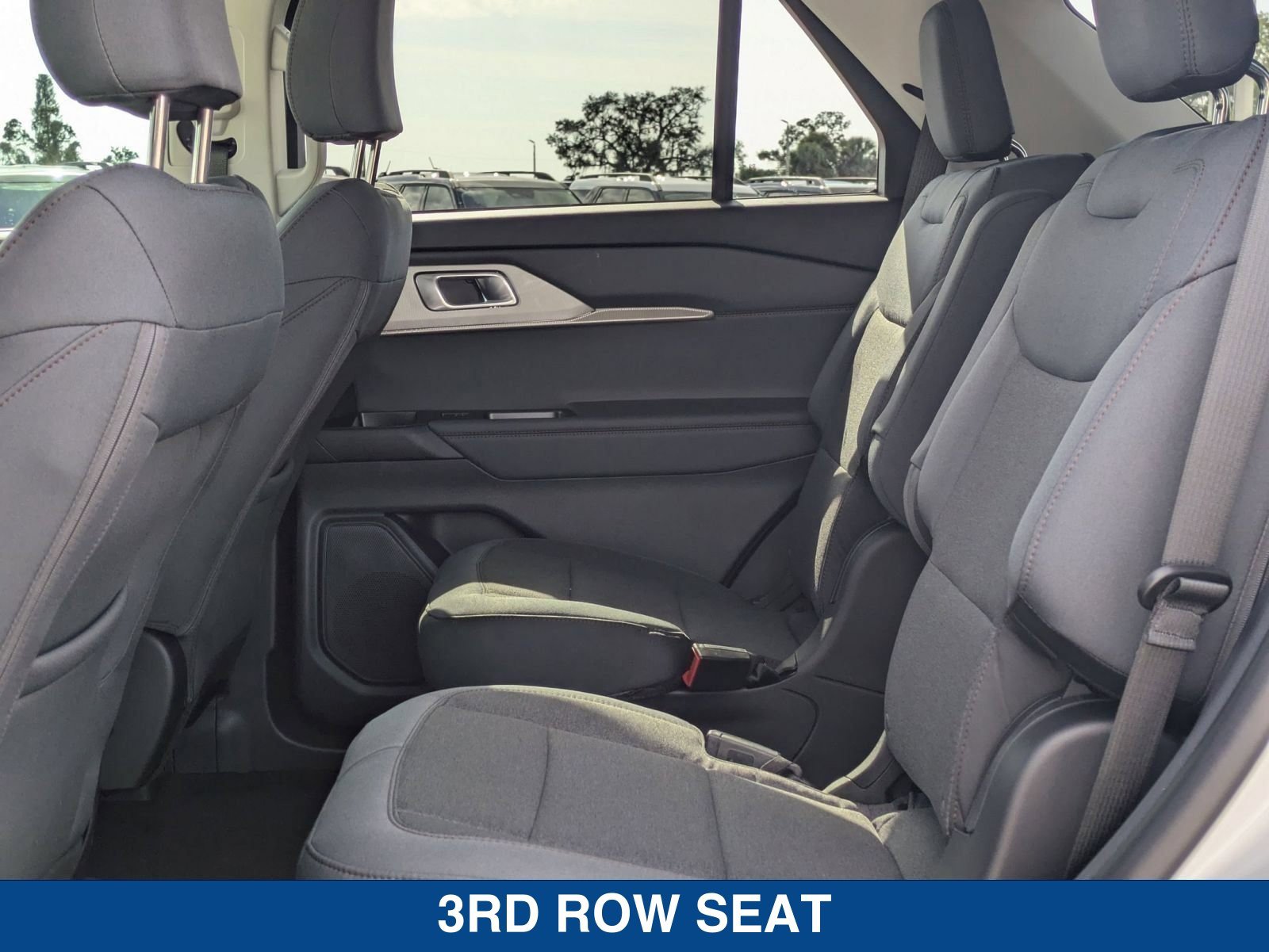 New 2026 Ford Explorer Active RWD image 17
