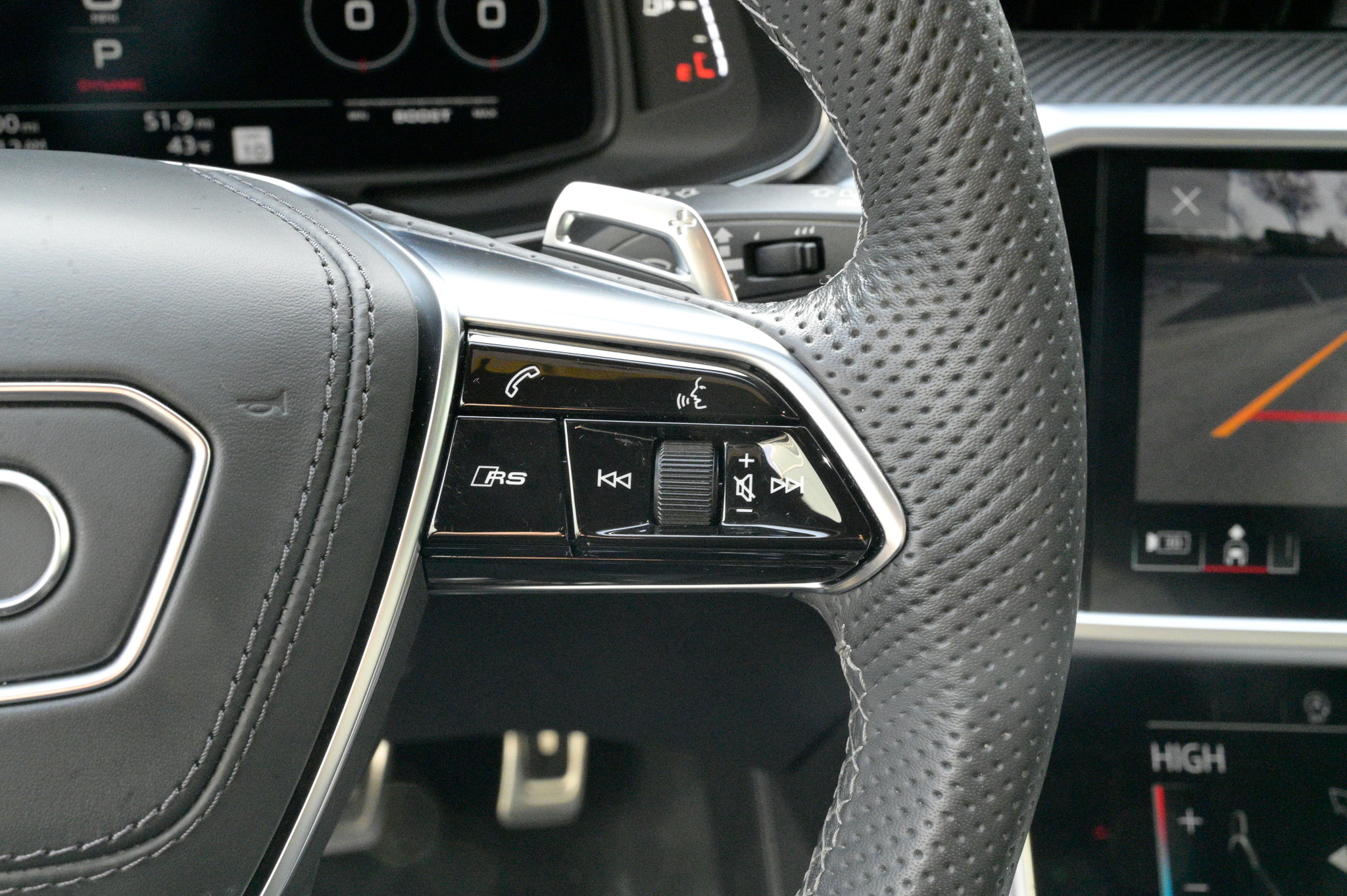 Used 2025 Audi RS 6 performance image 25