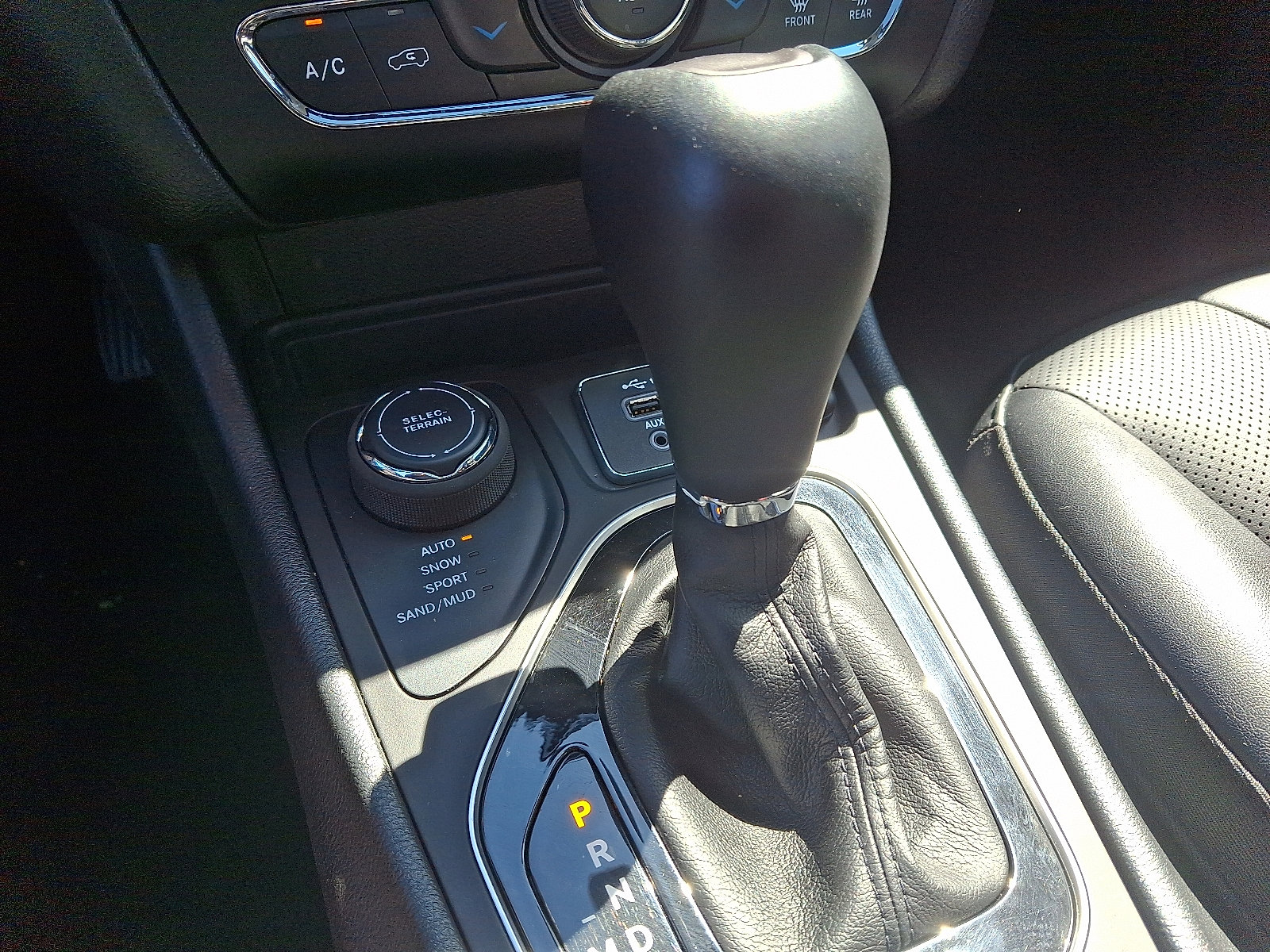 Used 2022 Jeep Cherokee Limited image 16