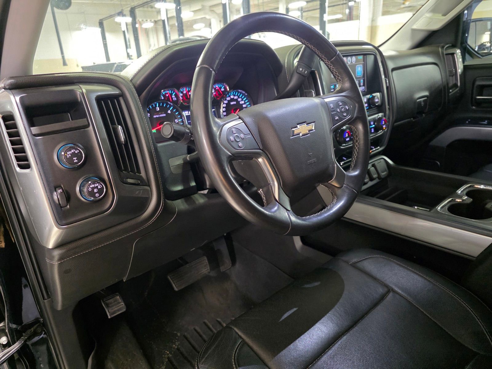 Used 2017 Chevrolet Silverado 1500 LTZ Z71 w/ Midnight Edition image 17