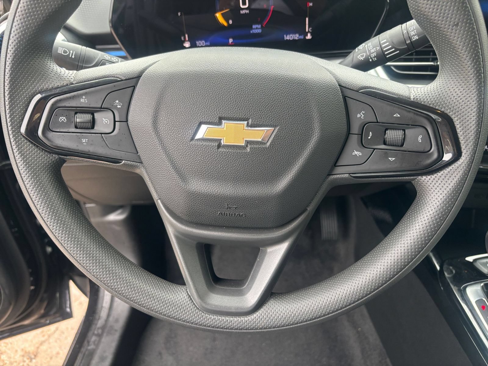 Used 2025 Chevrolet Trax LT FWD image 28
