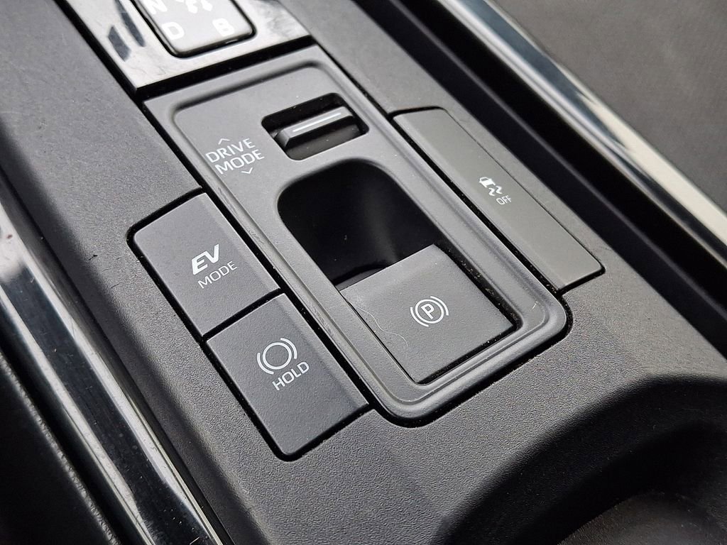 Used 2023 Toyota Prius LE image 24