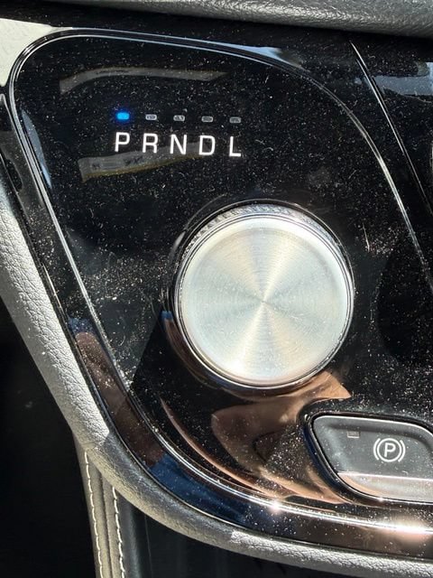 Used 2025 Chrysler Pacifica Limited FWD image 34