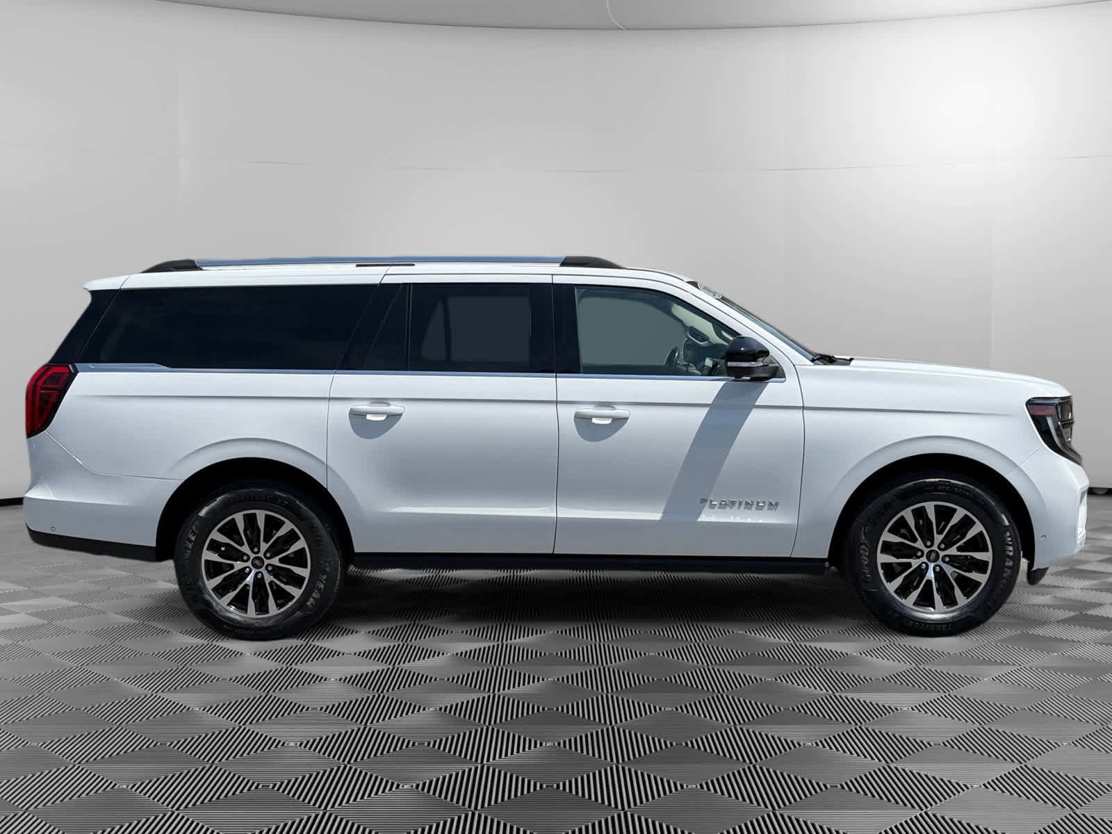 Used 2025 Ford Expedition Max Platinum AWD/4WD image 6