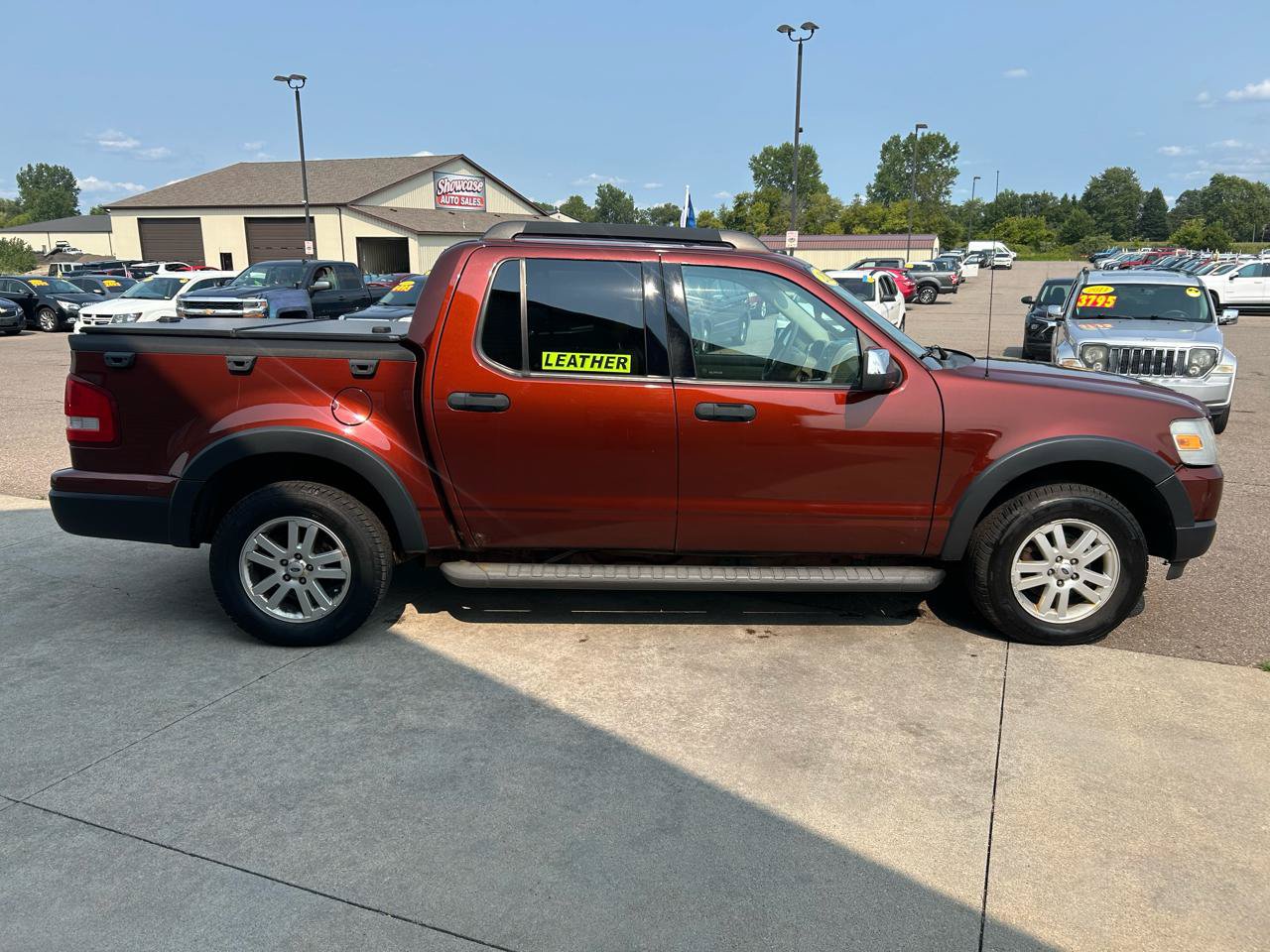 Used 2010 Ford Explorer Sport Trac XLT AWD/4WD image 4