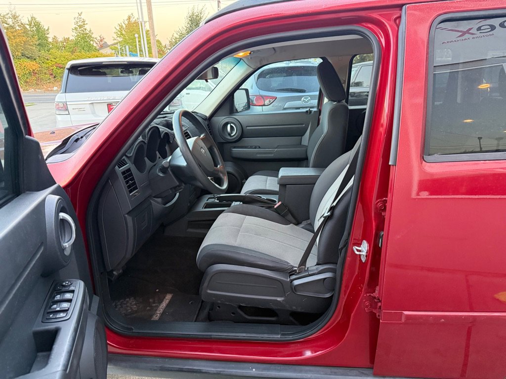 Used 2008 Dodge Nitro SXT image 10