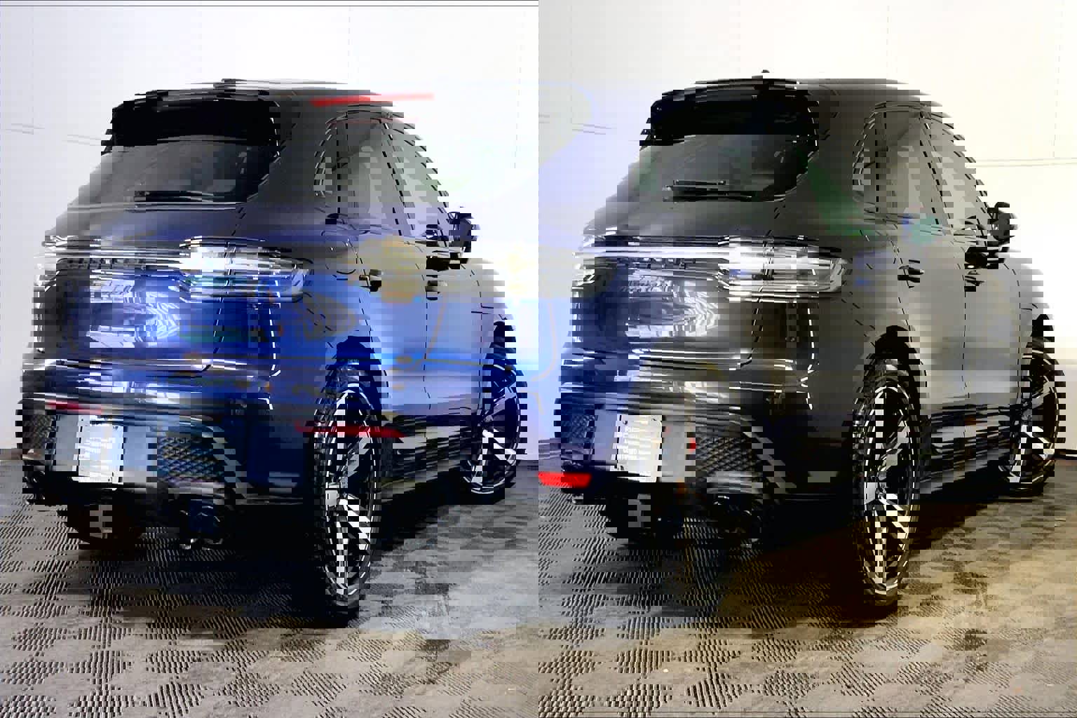 Used 2025 Porsche Macan GTS image 7