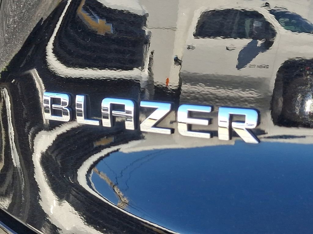 Used 2025 Chevrolet Blazer LT FWD image 20