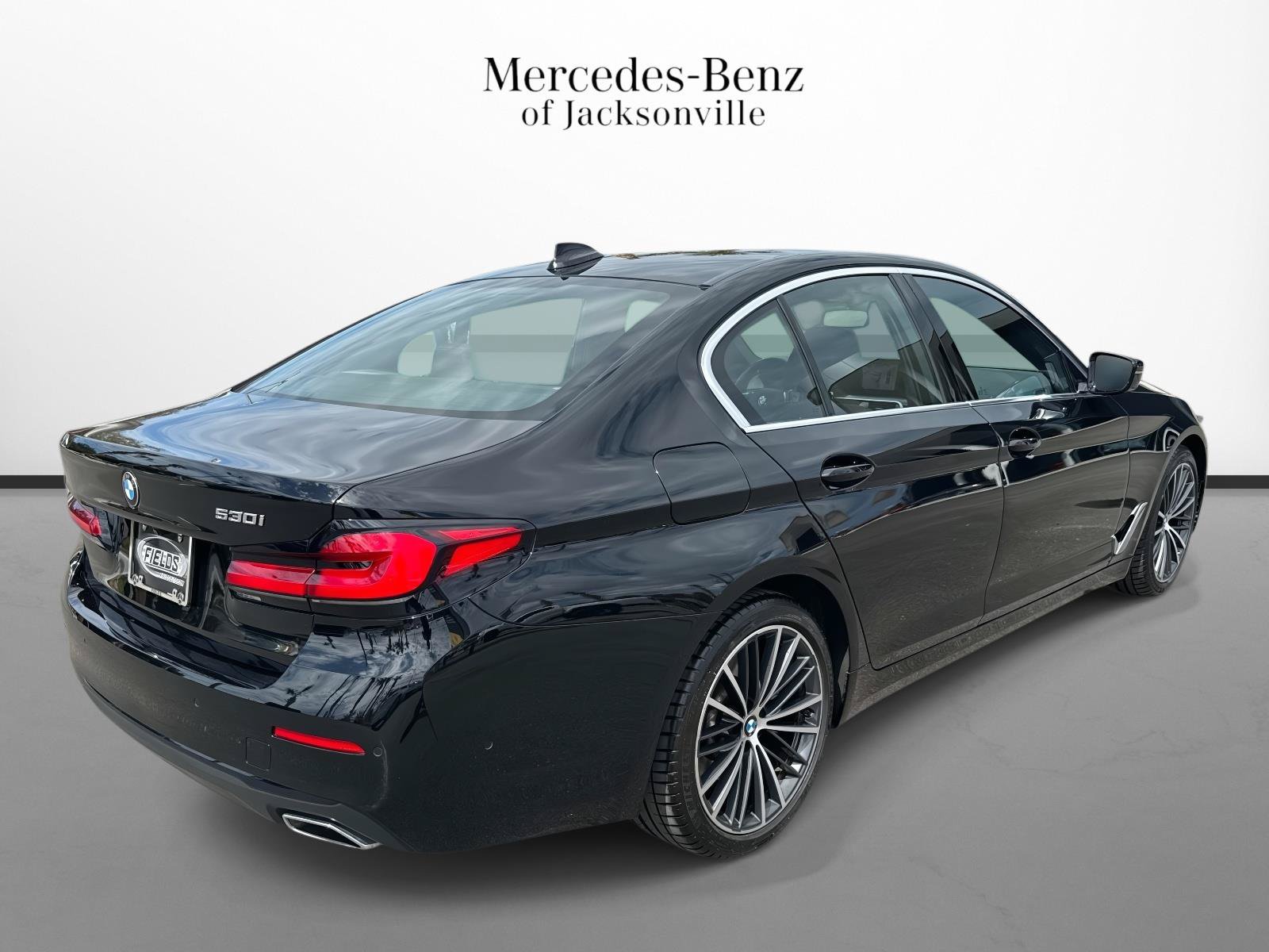 Used 2021 BMW 530i w/ Premium Package RWD image 3