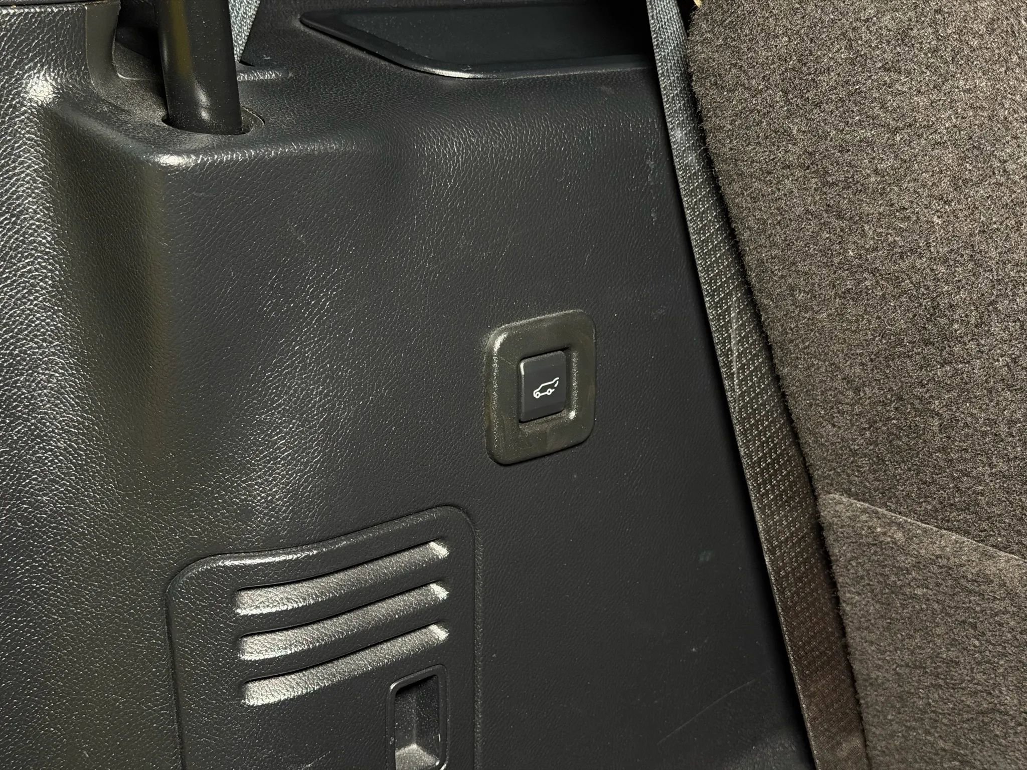 Used 2015 Ford Expedition King Ranch image 16