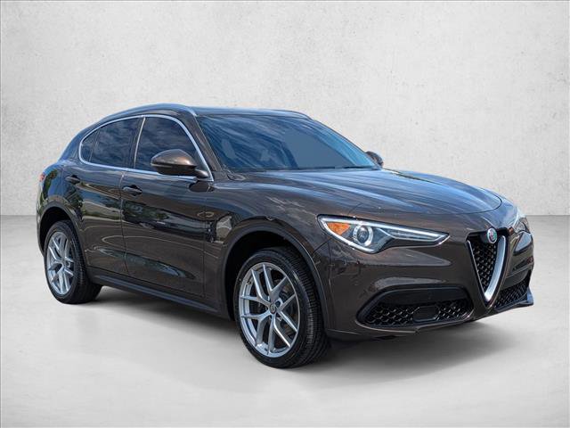 Used 2018 Alfa Romeo Stelvio Ti image 3