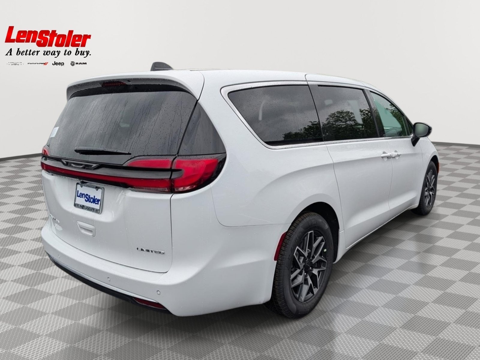 New 2027 Chrysler Pacifica Limited FWD image 3