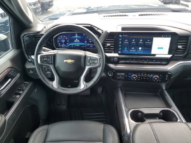 Used 2025 Chevrolet Silverado 2500 LTZ w/ LTZ Plus Package AWD/4WD image 7