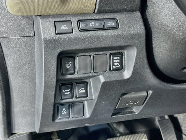 Used 2022 Nissan Frontier SV AWD/4WD image 10