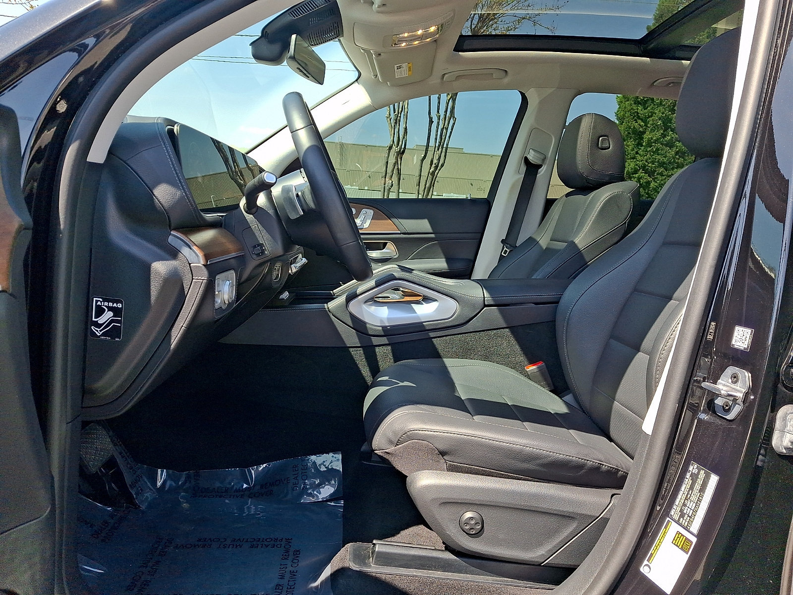 Used 2024 Mercedes-Benz GLE 350 4MATIC w/ AMG Line Exterior image 13