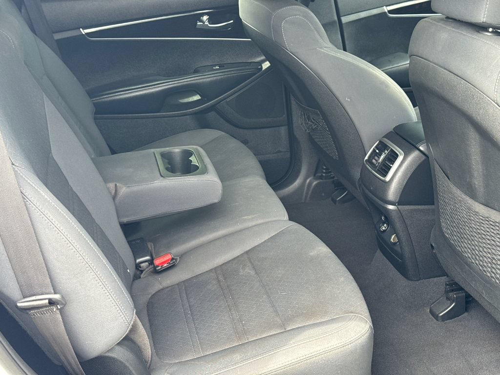 Used 2019 Kia Sorento FWD image 15