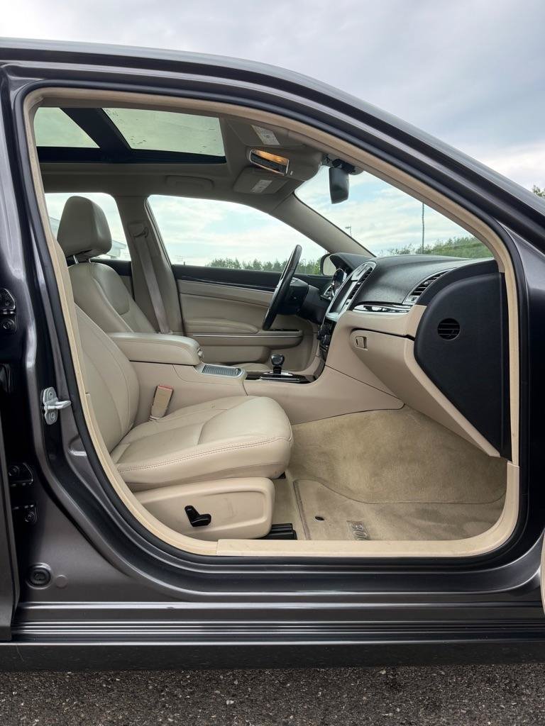 Used 2013 Chrysler 300 AWD w/ Driver Convenience Group image 17