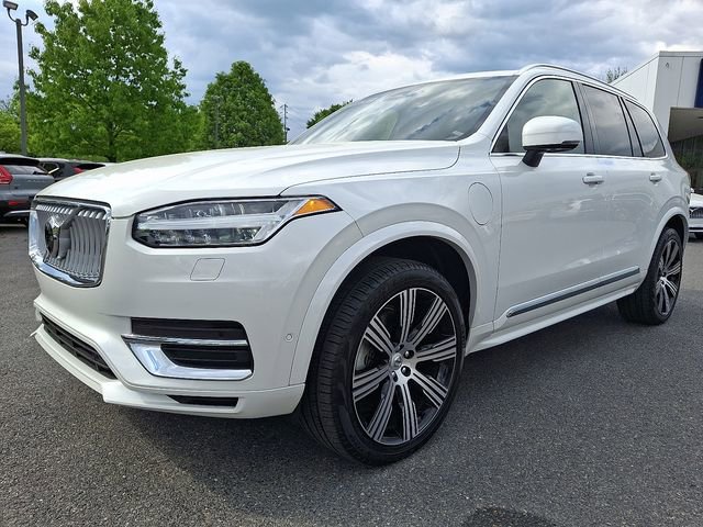 Used 2025 Volvo XC90 T8 Plus AWD/4WD image 3