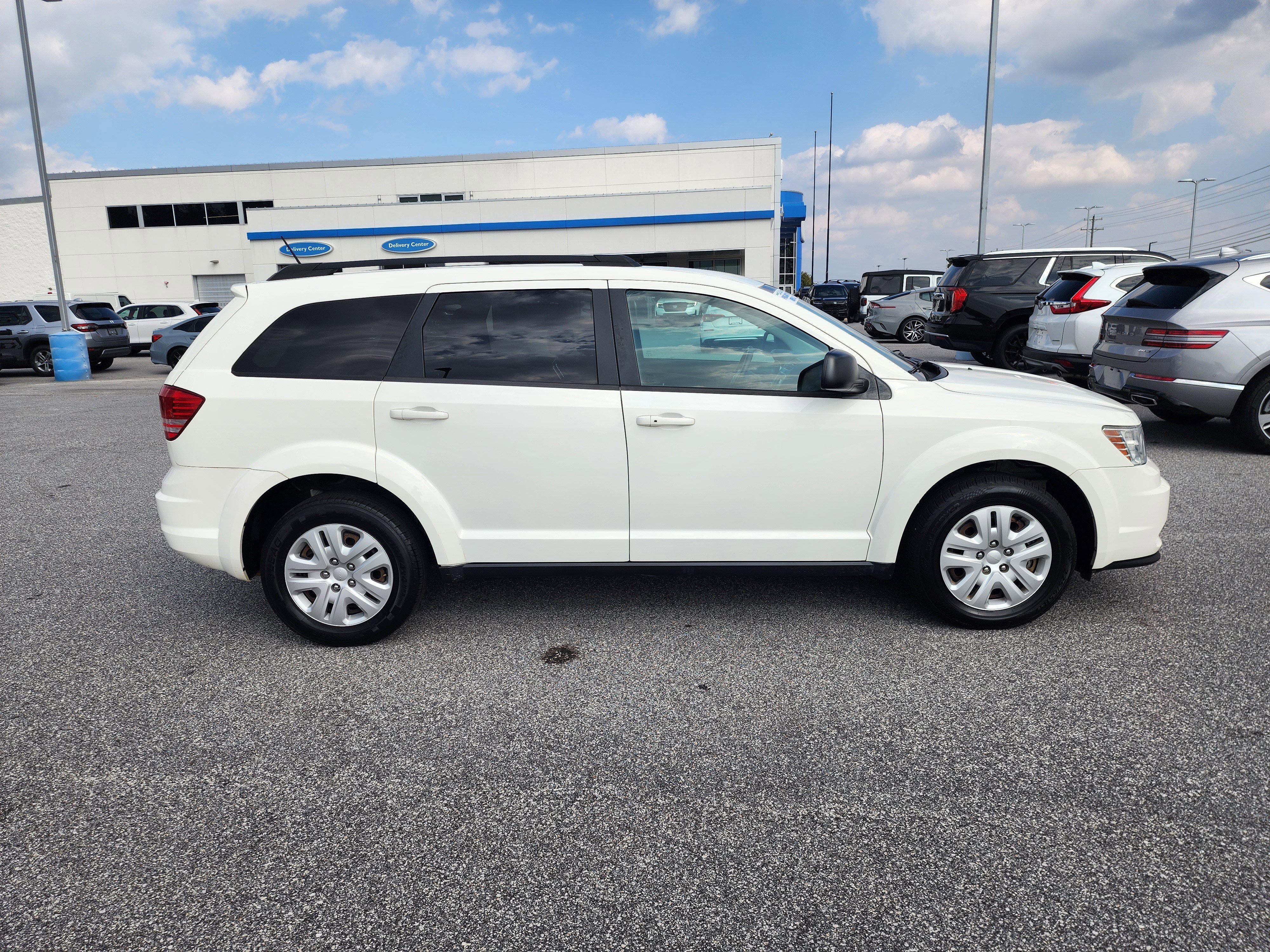 Used 2018 Dodge Journey SE image 3