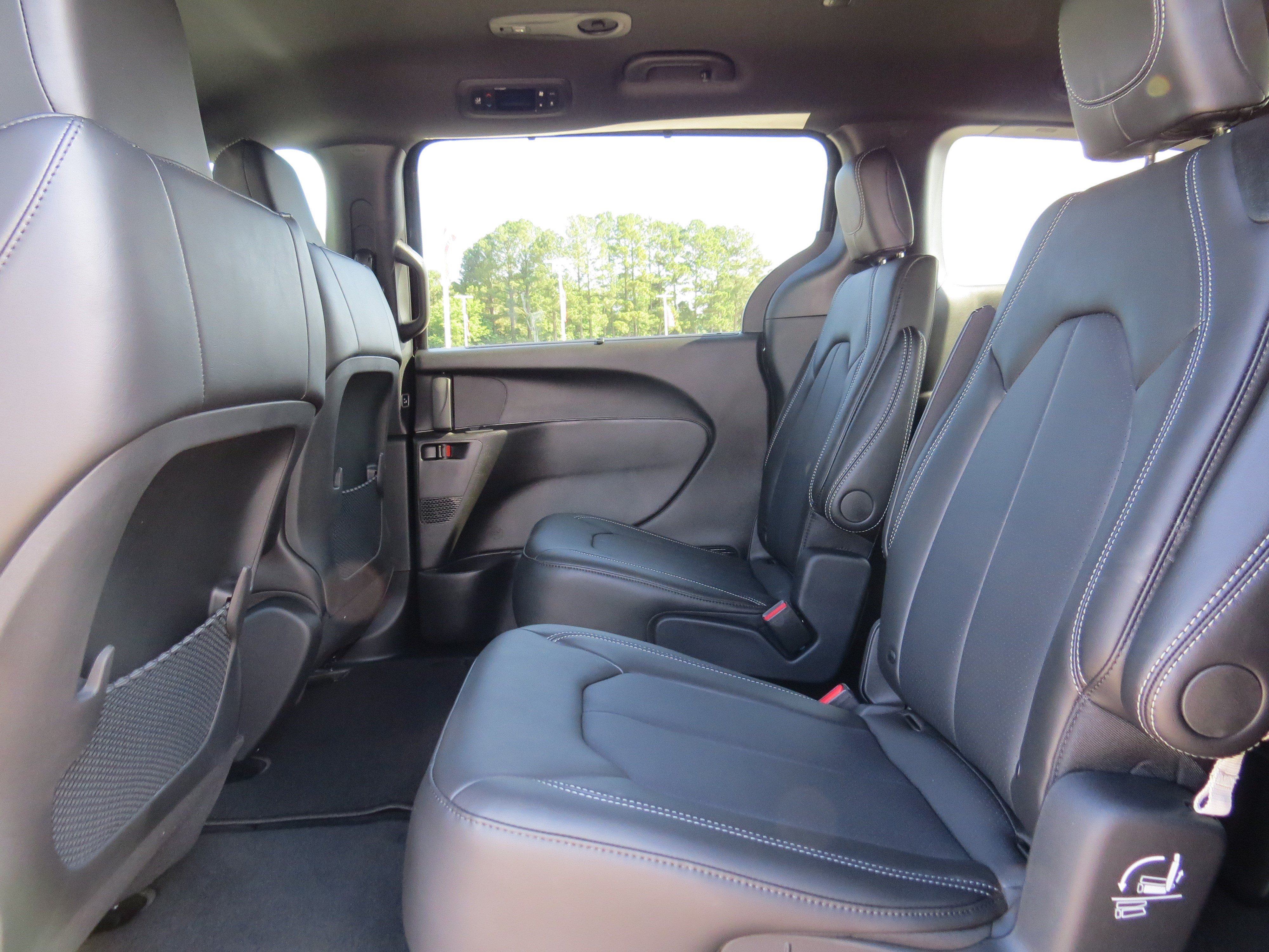 New 2025 Chrysler Voyager LX FWD image 16