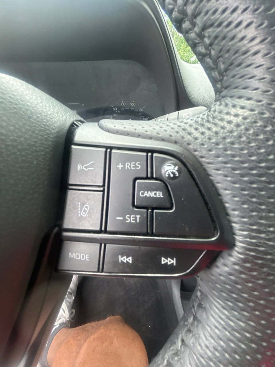 Used 2024 Toyota Sienna LE AWD/4WD image 19